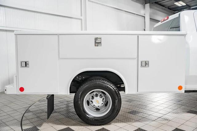 Photo of 2025 Summit White Chevrolet Silverado 3500