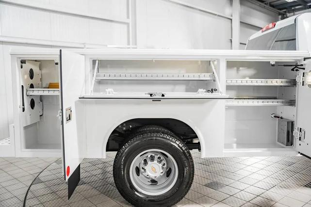 Photo of 2025 Summit White Chevrolet Silverado 3500