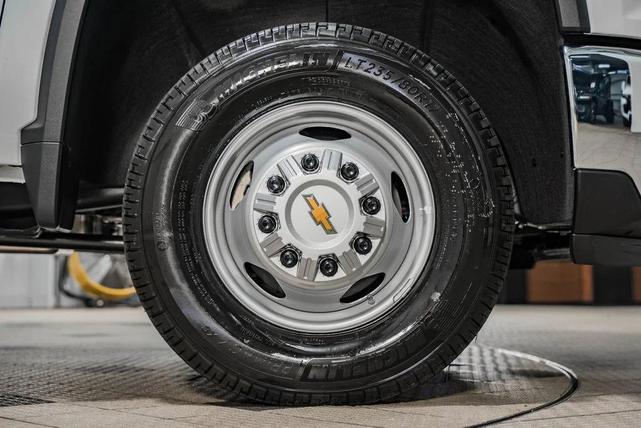 Photo of 2025 Summit White Chevrolet Silverado 3500