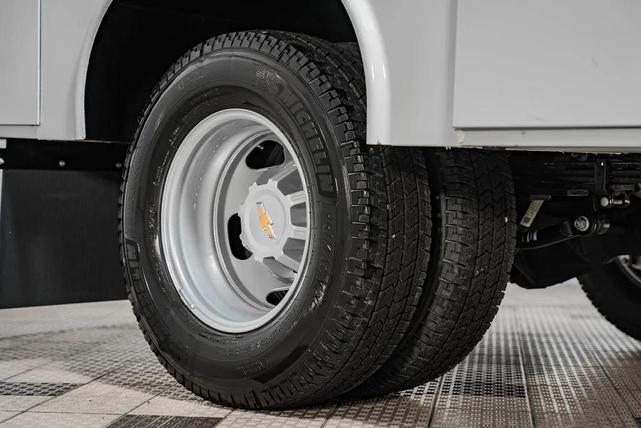 Photo of 2025 Summit White Chevrolet Silverado 3500