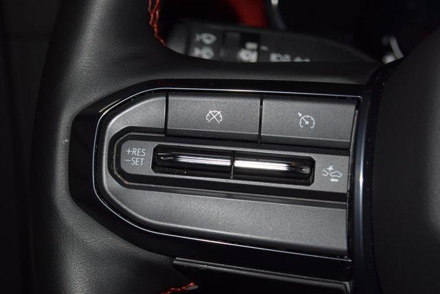 Photo of 2023 Summit White GMC Canyon