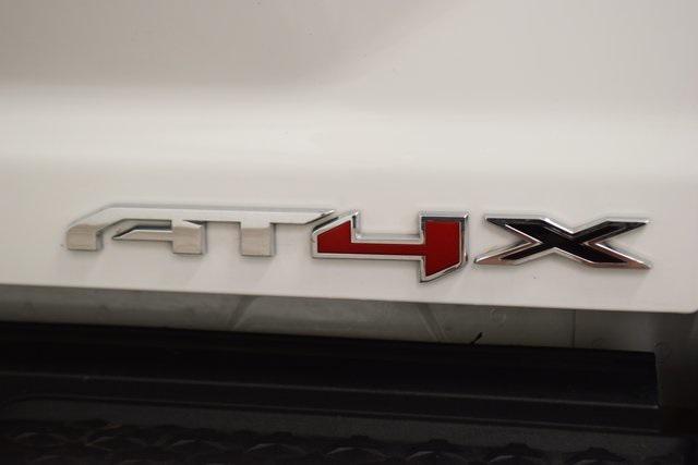 Photo of 2023 Summit White GMC Canyon