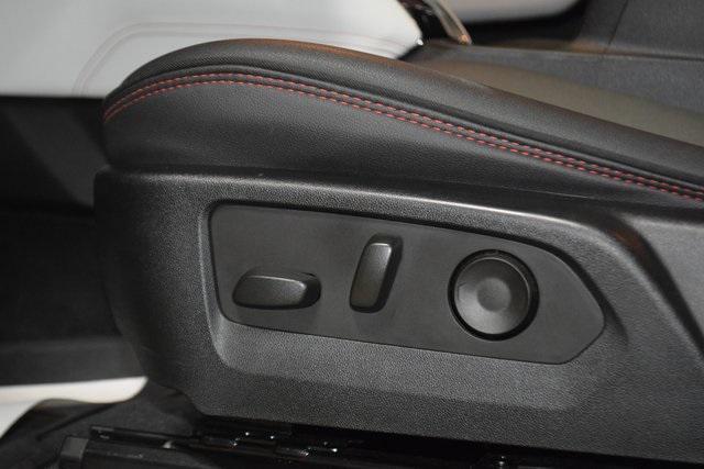 Photo of 2023 Summit White GMC Canyon