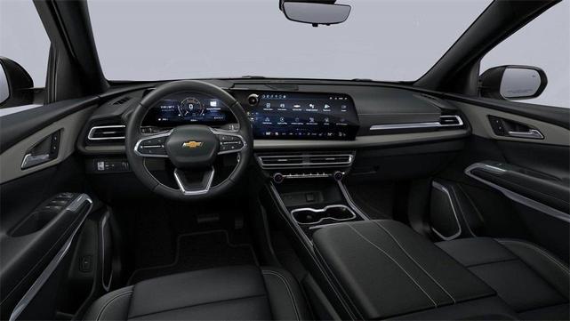 Photo of 2026 Summit White Chevrolet Traverse