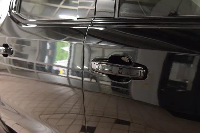Photo of 2023 Onyx Black GMC Sierra 1500