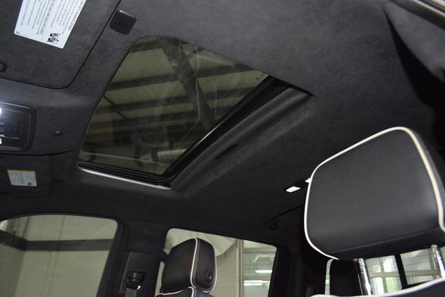 Photo of 2023 Onyx Black GMC Sierra 1500