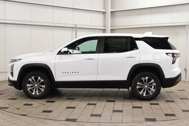 Photo of 2026 Summit White Chevrolet Equinox