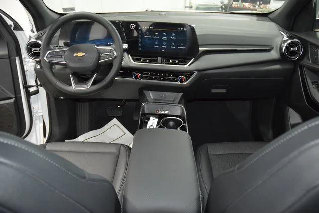 Photo of 2026 Summit White Chevrolet Equinox