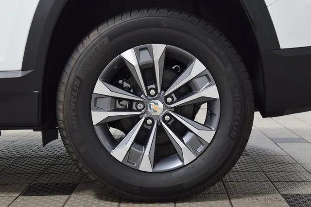 Photo of 2026 Summit White Chevrolet Equinox