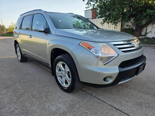 Photo of 2008 Magestic Silver Suzuki XL7