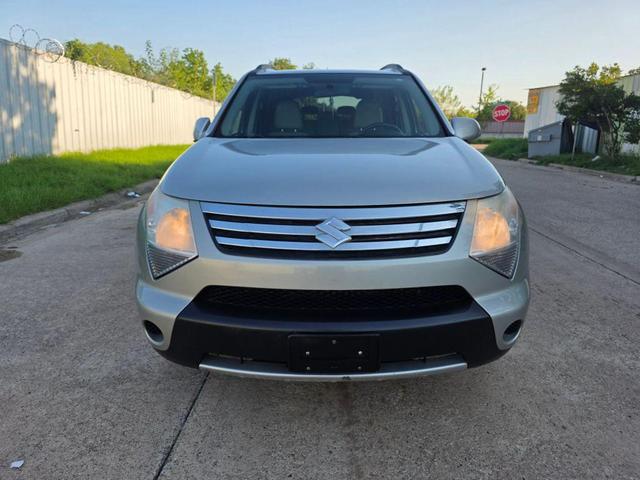 Photo of 2008 Magestic Silver Suzuki XL7
