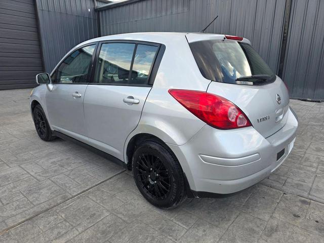 Photo of 2008 Brilliant Silver Metallic Nissan Versa