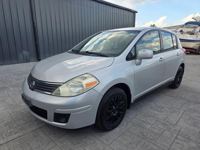 Photo of 2008 Brilliant Silver Metallic Nissan Versa