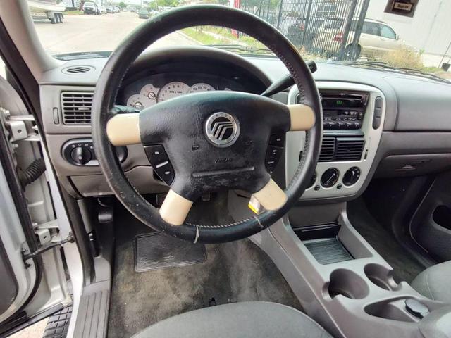 Photo of 2002 Silver Mercury Mountaineer
