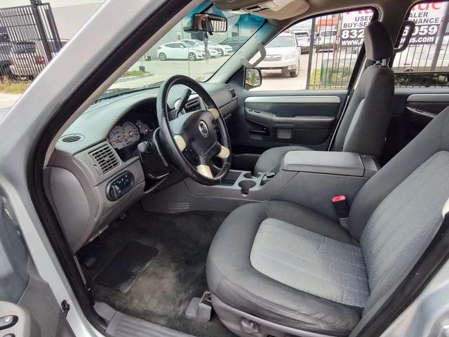 Photo of 2002 Silver Mercury Mountaineer