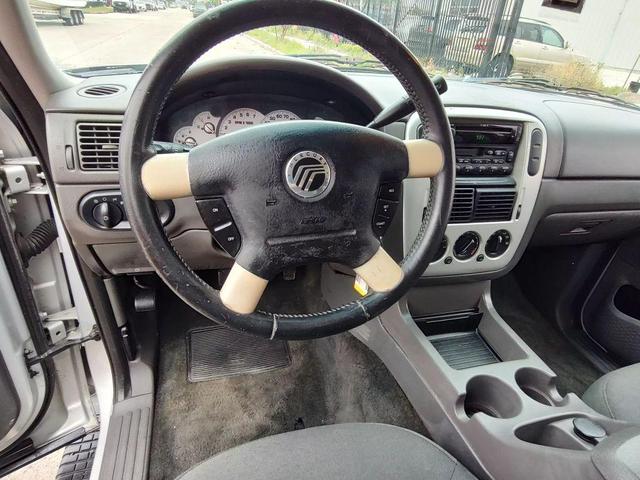 Photo of 2002 Silver Mercury Mountaineer