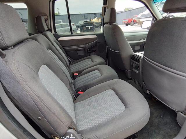 Photo of 2002 Silver Mercury Mountaineer