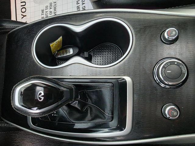 Photo of 2017 Liquid Platinum INFINITI QX60