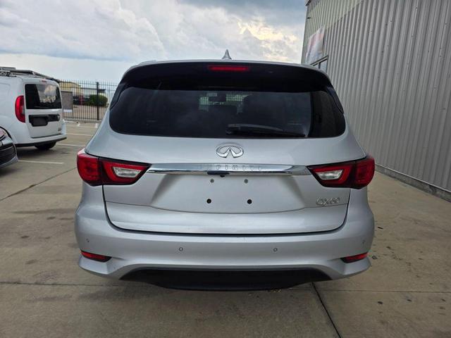 Photo of 2017 Liquid Platinum INFINITI QX60
