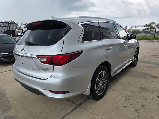 Photo of 2017 Liquid Platinum INFINITI QX60
