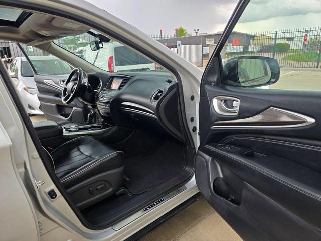 Photo of 2017 Liquid Platinum INFINITI QX60