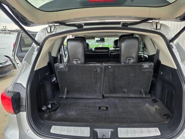 Photo of 2017 Liquid Platinum INFINITI QX60