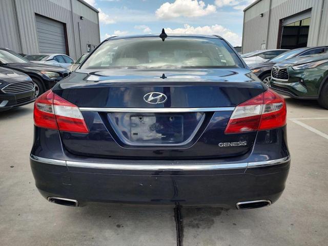 Photo of 2012 Twilight Blue Pearl Hyundai Genesis