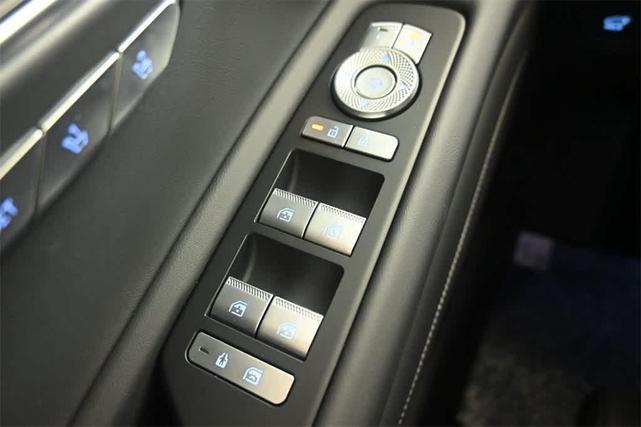 Photo of 2025 White Genesis GV80