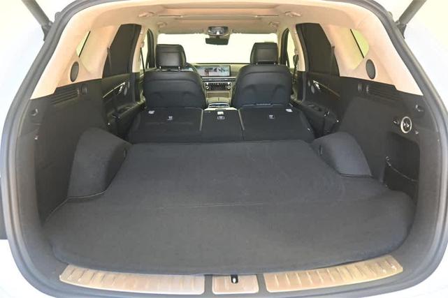 Photo of 2025 White Genesis GV80