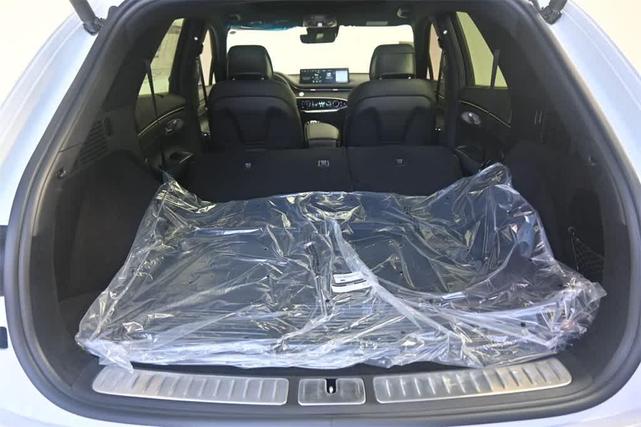 Photo of 2025 White Genesis GV70