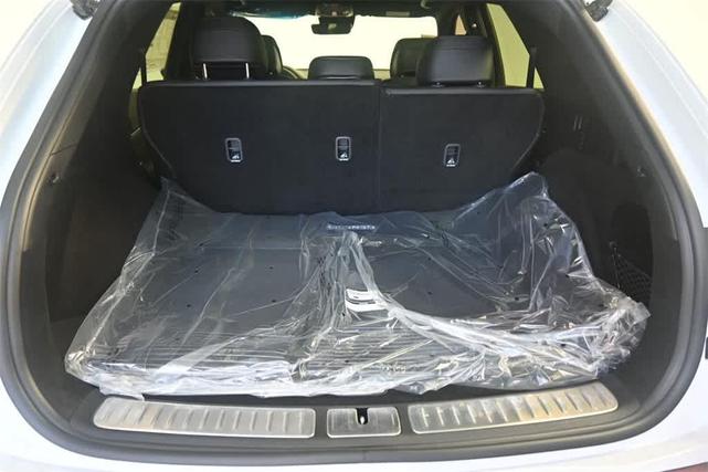 Photo of 2025 White Genesis GV70