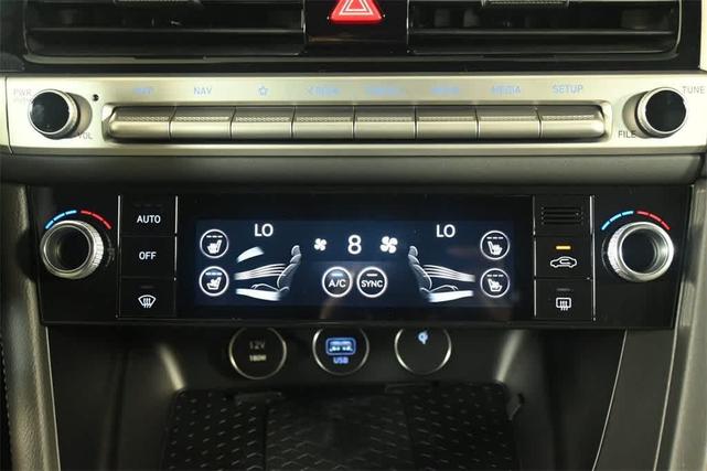 Photo of 2025 White Genesis G70