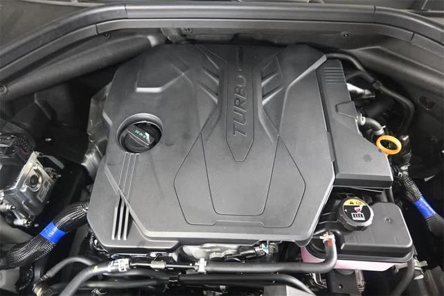 Photo of 2025 White Genesis GV70