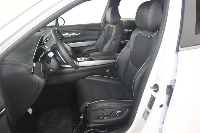 Photo of 2025 White Genesis GV70