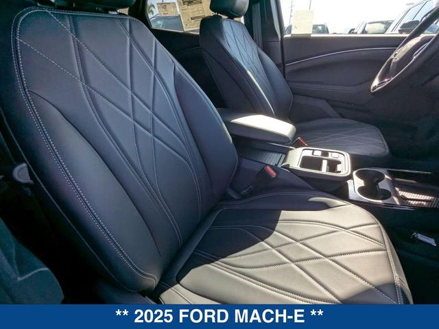 Photo of 2025 STAR WHITE METALLIC Ford Mustang Mach-E
