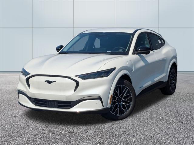 Photo of 2025 STAR WHITE METALLIC Ford Mustang Mach-E