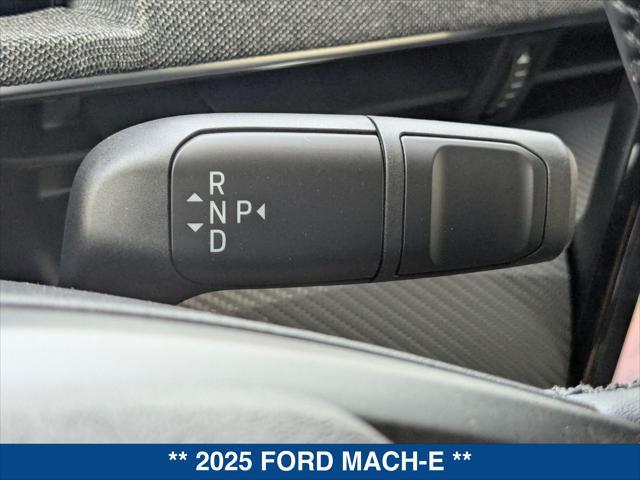 Photo of 2025 STAR WHITE METALLIC Ford Mustang Mach-E