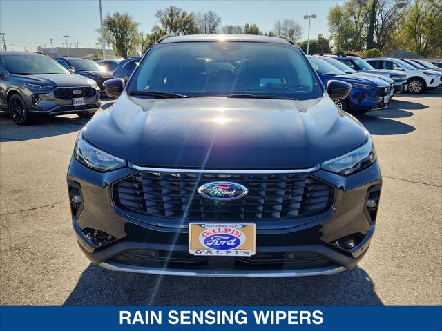 Photo of 2023 Agate Black Metallic Ford Escape PHEV