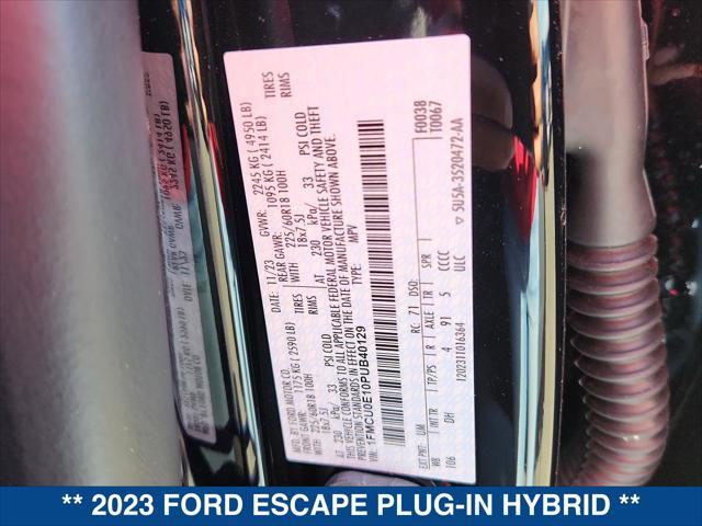 Photo of 2023 Agate Black Metallic Ford Escape PHEV