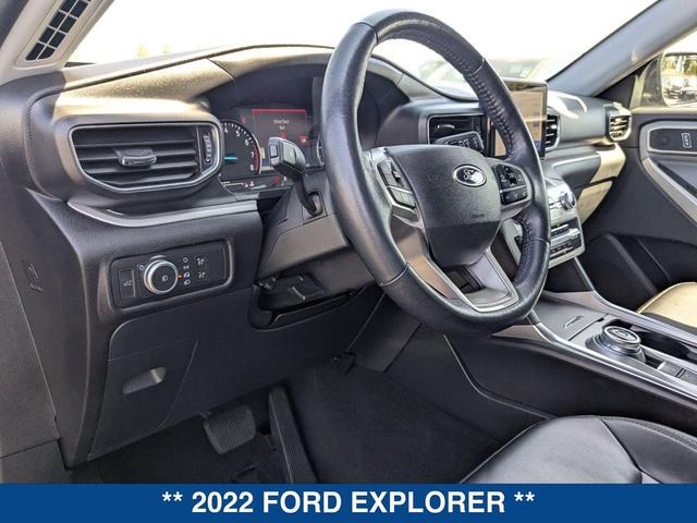Photo of 2022 Agate Black Metallic Ford Explorer