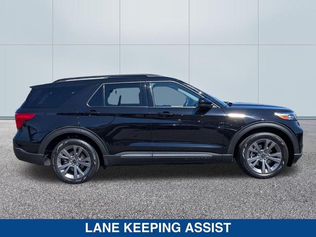 Photo of 2022 Agate Black Metallic Ford Explorer