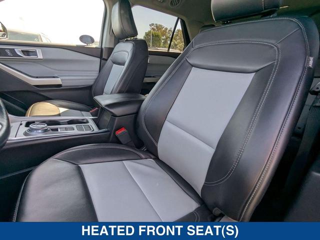 Photo of 2022 Agate Black Metallic Ford Explorer