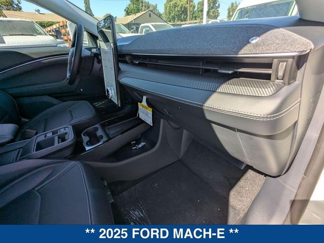 Photo of 2025 STAR WHITE METALLIC Ford Mustang Mach-E