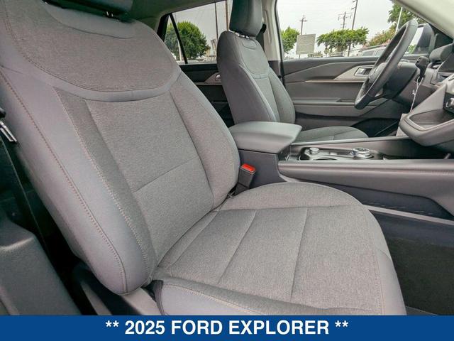 Photo of 2025 SPACE WHITE METALLIC Ford Explorer