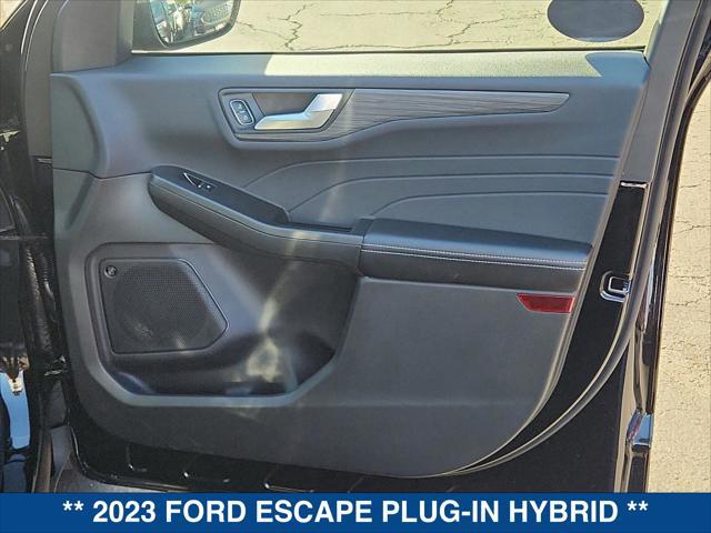 Photo of 2023 Agate Black Metallic Ford Escape PHEV