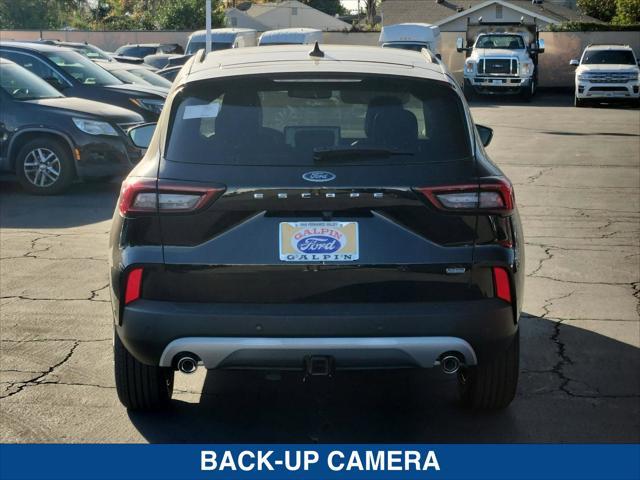 Photo of 2023 Agate Black Metallic Ford Escape PHEV