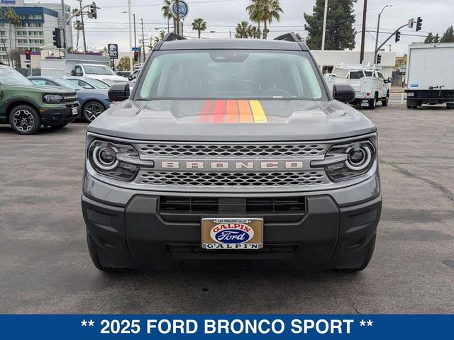 Photo of 2025 CARBONIZED GRAY METALLIC Ford Bronco Sport