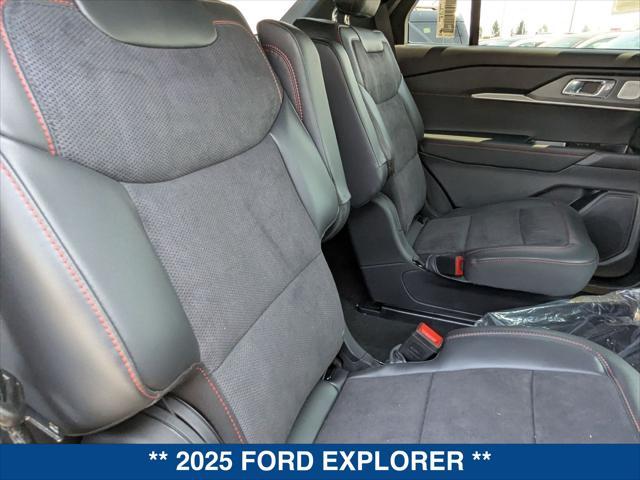 Photo of 2025 CARBONIZED GRAY METALLIC Ford Explorer