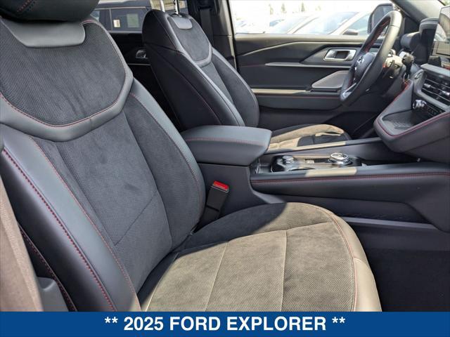 Photo of 2025 CARBONIZED GRAY METALLIC Ford Explorer