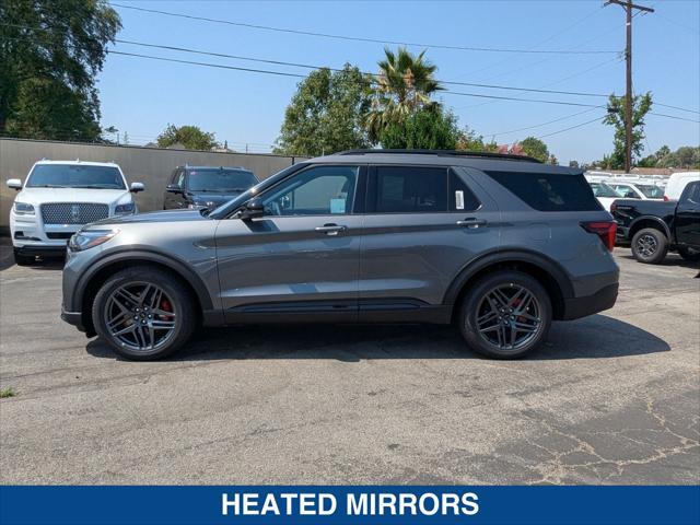 Photo of 2025 CARBONIZED GRAY METALLIC Ford Explorer